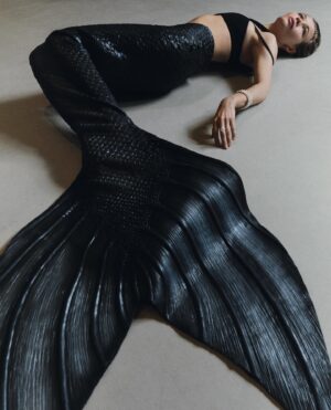 Svetlana Ustinova Instagram - @umagazine 

Фото @mikheevamasha
Стиль @j.avaisova
Макияж @tochilova
Волосы @marinaroy11
Продюсер @olga__zakatova
Интервью #марияушакова
Отдельное спасибо @nastyaavramenko