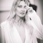 Sveva Alviti Instagram - A girl should be two things: who and what she wants.🍁 ( coco Chanel )