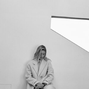Sveva Alviti Instagram - L’éclipse 🎬🫶 pensando a te #monicavitti 
Out now on @iodonna_it by @andrea_gandini_photography

Styling by @maurobiasiotto 
Interview by @michaelakbellis 
Hair @errisonmusella
Makeup @serena_congiu 

@whynotmodels @elenalaura11 @mauracantatore