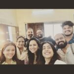 Swanandi Tikekar Instagram – Ya gelya athavdyat mi salag 3 nataka baghitli! Ani majhasathi ha athavda atyanta  sundar athavda tharla. I saw 3 plays and a webseries and all my friends and ppl who i admire as actors, have done a fabulous job. It was so enriching to see everyone perform. 

These plays are a must watch!!! Hi Nataka Jaroooooor bagha!!! 
1. Kirkol navre 
2. Jar tar chi goshta. 
3. Uchhad 

And also @mekrutikadeo @suvratjoshi such subtlety in your perfommance in Taali. Absolutely happy and proud of you!!! @kshitijpatwardhan 👏🏻👏🏻👏🏻👏🏻
Do watch on @officialjiocinema 

#mustwatch #theatre #thisseason #friends #proud #love #beautifulweek #gratitude #swananditikekar