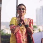 Swanandi Tikekar Instagram - Contrast of what most of the brides are, I was too excited, happy and eager for my wedding!😁 (You can see that obviously!)🙈 What a day it was!🥰 Beautiful Pure Handloom Asawali Saree by @saudamini_handloom 💛 Blouse : @nishfash_design_studio Ashish’s Outfit : @raayaethnic_ Jewellery : @pngadgilandsons Styling : @saudamini_g Draping : @nilam_art1687 Swanandi’s MUAH : @khushbooghodke Ashish’s MUAH : @krishna_deshmukh_makeup Video : @lensfixed_onkarabhyankar Asthetics & Skincare : @thefacestudio.in Socials and Exclusive PR : @wechitramedia @n.i.d.s_ . #AshishKulkarni #SwanandiTikekar #Anandi #Wedding
