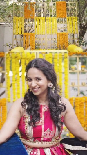 Swanandi Tikekar Instagram - The Mehendi Function- 
Its really a beautiful ceremony! But, sitting in one place for 3-4 hours is too hectic. And for that you need a beautiful yet comfortable outfit!❤️ and mine definitely was!😍 All thanks to @labelsonalesawant 🥰 She made sure my outfit looked just the way I imagined it. The quality, design and pattern was on point, just couldn’t resist but flaunt it.❤️
.
Beautiful outfit by @labelsonalesawant 
Mehendi : @kkanchan_mehendi
Styling : @saudamini_g
MUAH : @nishant_tapkir_makeup @priyankahairartist 
Decor : @feelings.eventsanddecors
Video : @lensfixed_photoworks 
Socials and Exclusive PR : @wechitramedia @n.i.d.s_
.
#SwanandiTikekar #AshishKulkarni #ANANDI 💕