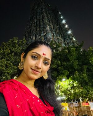 Swathi Sharma Instagram - Feeling blessed 🙏 
#meenakshiammantemple
@anandselvan10 @darsu_sundaram