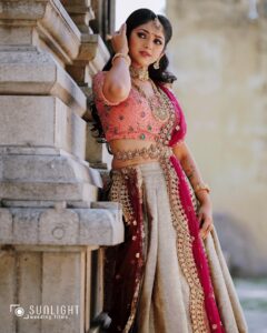 Swathi Sharma Instagram - I'm not beauty queen, I’m just beautiful Me.🌸 Beautiful makeover by @ankita_make_up_artist Pc @sunlightweddingfilms Jewellery @sk_bridal_collections Dress @designed_by_sindhu .