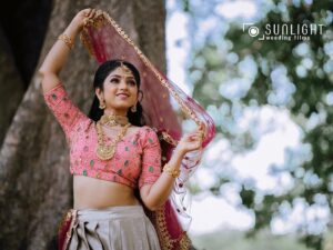 Swathi Sharma Instagram - 🥰
Beautiful makeover by @ankita_make_up_artist 
Pc @sunlightweddingfilms 
Jewellery @sk_bridal_collections 
Dress @designed_by_sindhu 
.
.
#photoshoot #pride #photo #portraitphotography #selflove #selfcrush #makeup #beauty #naturephotography #trending #bommi #swathisharma #insta #southindianactress #tollywood #tollywoodactress #kollywood #kollywoodactress #sandalwood #sandalwoodactress