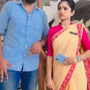 Swathi Sharma Instagram - Tag those keerakaris 😂😅
.
.
#anandselvan #siddharth #ninaithaleinikkum #actor #zeetamil #reelsinstagram #swathisharma #bommi #tamarai