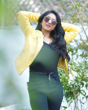 Swathi Sharma Instagram - 😎🫶🏻
#style #fashionphotographer #selflove #stylemepretty #mass #stylish
