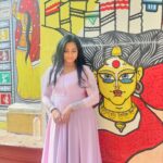 Syamantha Kiran Instagram – Street art on these lanes ,ramratanbose lane in Kolkatta! It was a quite a trek from our stay, but was worth it❤️

#shyambazar #ramratanboselane #paintedwalls #streetart #wallpaintingskolkata