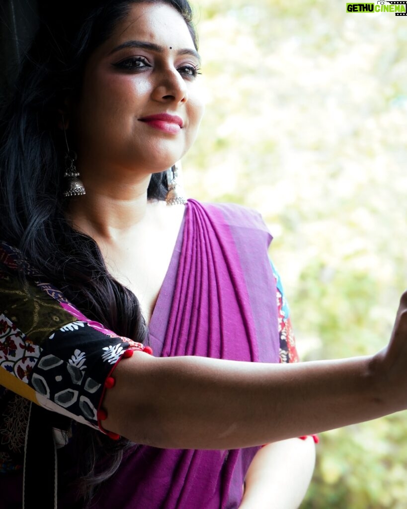 Syamantha Kiran Instagram - 😊❤️ Makeup ; @jeru_bridal_studioo Saree draping @d_sareedrapist Photos ; @sathishuh_27