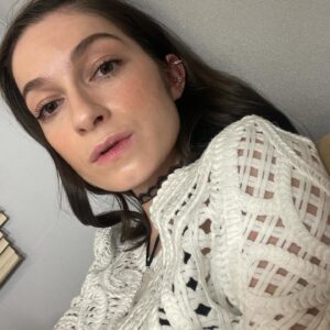 Sydney Ozerov-Meyer Instagram - Had the pleasure of guest starring on tonight’s episode of @lawandorderto! This was a particularly special one. It’s difficult to express how wonderful these folks were but getting to work with such talented people that I look up to as artists and also turned out to be incredibly kind was very inspiring. Aden, Kathleen, thank you. You two are so generous. (@kathleenmunroe and @adenyoung lead a set like no other.) Thank you @cameronpicstv and @worldwidewinnie for this one. 🙏 PS tune in and you might even hear some original music 😉 🎶
#lawandordertoronto #citytv