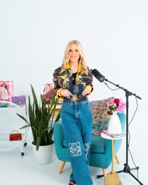 Sydney Sadick Instagram - JULIE MACKLOWE x ALL THE BUZZ—listen to our convo now on Spotify, Apple Podcasts.. wherever you get your pods!! #juliemacklowe #entrpreneurship #podcasts