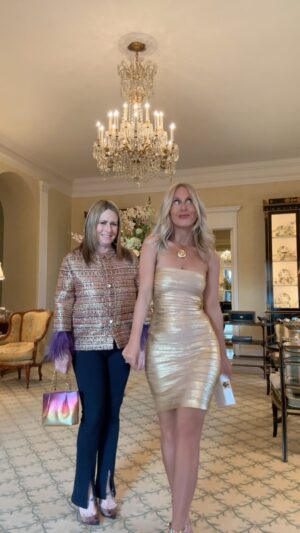 Sydney Sadick Instagram - Ready for our Palm Royale debut 📺🌴👋 Mom in @maisonvalentino and me in @herveleger 
.
.
.
. #palmroyale #motherdaughter #motherdaughterfashion #palmbeach #palmbeachstyle #palmbeachlife