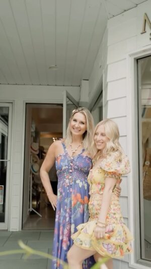 Sydney Sadick Instagram - It’s been nearly a week since we sipped and shopped @marinastbarth on Jobs Lane in Southampton🧡🛍️ Come inside our first shopping event of the season 🥂🔥

#spotlightmagazine #spotlightonthehamptons #hamptons #thenewcoolforgennow #trendspotlight #spotlighthamptons #newissue #spotlighthamptons #allthebuzz
#marinastbarth