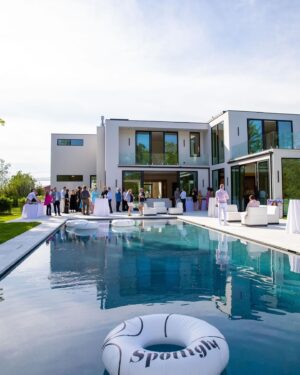Sydney Sadick Instagram - Back again with the hottest party of the summer 🔥 Our @spotlightmagazine x @hamptonsrealestate Memorial Day kick-off celebration 🥂🧡

-
-
-
-
- #hamptons #hamptonslife #summer #hamptonssummer #hamptonsrealestate