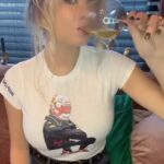 Sylvana IJsselmuiden Instagram - Meer mensen hier last van? 🏎️🏎️🔥 #formula1 #f1 #racen #bijnaweekend #ikhebzininkaas #driften #wiealzinindevijrmibo? #kiesjewijnofbier #ofsterkerzelfs #popi #maxverstappen #zouhijznvoetweleenshebbenverstappen #ikhouvankerst #geeliseenvrolkijkekleur #leestiemandditnog #watgezellig #vindikleuk #komgaanwekrabbelen #hyves #noob #bobba #hcbank