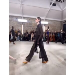Sylvia Hoeks Instagram - Dead serious runway face 😆
20 years after my last runway @galvanlondon asked me to join theirs .
It was an honor to be a part of celebrating your beautiful collection @annachristinhaas