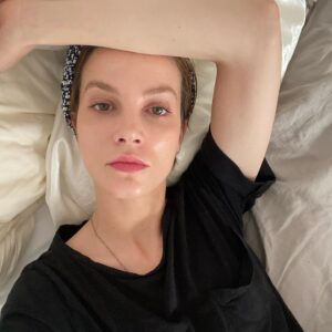 Sylvia Hoeks Instagram - I cleaned out our garage and put all the make up on that I found in my 12 suitcases, now my eyebrows are on point 🤷🏼‍♀️