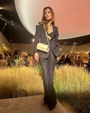Sylvia Hoeks Instagram - Merci @hermes
✨ #nadegevanheecybulski ✨

#pfw 
#hermes
#springsummer2024
#hermesfemme