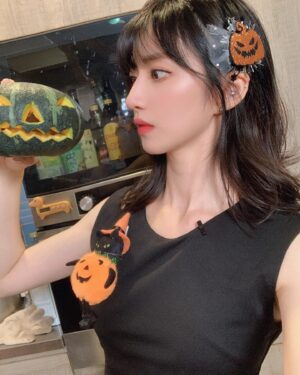 Sylvia Hsieh Instagram - 萬聖節妝扮解鎖🔓
從小到大都沒有過過萬聖節
雖然這次也是初學者等級🤣
#西餐廳 這次推出的是
#萬聖節料理 🎃
大家記得去yt 收看
也別忘了幫我們
按讚訂閱分享🥰

#halloween