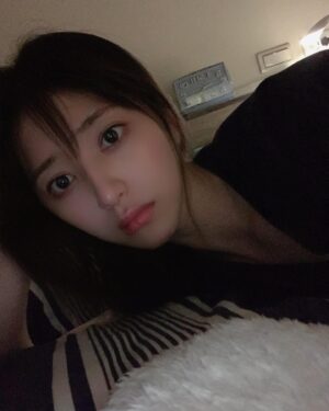 Sylvia Hsieh Instagram - 半夜睡不著覺～把心情哼成歌～

最近忙著新屋裝潢跑東跑西
每天身體好酸痛都睡不好啊⋯
睡前又想東想西怕隔天遺忘什麼
有人跟我一樣有睡眠困擾嗎？
還是大家有什麼助眠神器
快點推薦給我🫠

我只是想睡個好覺🥹