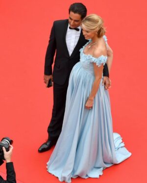 Sylvie Tellier Instagram - Plongez dans l’éclat du rêve, bienvenue au cœur scintillant de Cannes! ⭐️ #cannes #cannesfilmfestival #7