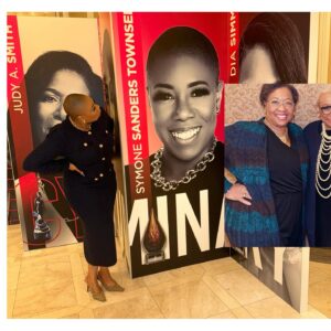Symone Sanders Instagram - Thank you @blackenterprise for the immense honor of being named a luminary this year as @diasimms said - in a room full of luminaries. 🙏🏾 

Thank you for giving me another opportunity to tell @valeriebjarrett I love and appreciate her for all she has done. Thank you for the unforgettable experience of Valerie interviewing me! (We had a time!)

Thank you for seeing me, for seeing us and creating space. 💐🙏🏾❤️