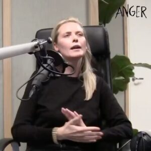 Synnøve Macody Lund Instagram - Dronninga av digresjonar besøker @sivertmoe sin @angerpodcast😂Ragnarok season 2 emerging💥✨🔥 @ragnaroknetflix @netflixnordic