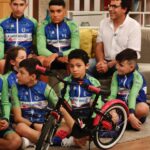 Tânia Ribas de Oliveira Instagram – Hoje, a Tânia ganhou mais duas filhas 😁 São as queridas Alice e Lara, que fazem parte da Escola de Ciclismo EcoSprint, das Caldas da Rainha 👏🚴‍♀️ Estes jovens atletas, homenagearam o seu treinador Zé Pedro Fernandes, que os ajuda e motiva diariamente 🥰 Zé Pedro é apaixonado por esta modalidade desde sempre, mas teve um acidente que o impediu de continuar na alta competição. No entanto, não desistiu do Ciclismo e, em 2009, criou esta Escola 🤩🙌