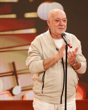 Tânia Ribas de Oliveira Instagram - Há 50 anos, foi à Eurovisão com “E Depois Do Adeus, música que se tornou a senha da liberdade ❤️ Hoje, tivemos o privilégio de receber este nome incontornável da música portuguesa, Paulo de Carvalho 🤩👏
