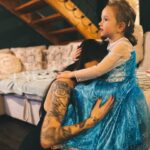 Tóth Gabriella Instagram - Az, hogy túlélem az elmúlt évek és időszakok mérhetetlen súlyát, nehézségeit, annak az én gyönyörű kislányom az oka❤️ Édes Hannarózám! Ha te nem lennél… ❤️lehet , hogy én sem lennék már! Köszönöm, hogy szeretsz! Köszönöm, hogy úgy szeretsz, ahogy vagyok! Minden hibámmal együtt✨❤️ Semmi sem győzhet le , mert vagy nekem❤️ (A fotók és a bejegyzés felhasználása nem engedélyezett)