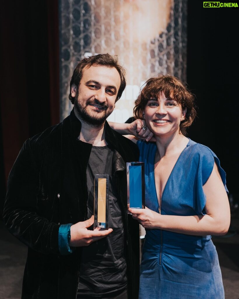 Tülin Özen Instagram - Fipresci, En İyi Kadın Oyuncu ve En İyi Yönetmen Ödülleri filmimiz @tereddutcizgisi ‘nin @istanbulfilmfestivali_ .