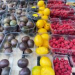 Tülin Yazkan Instagram - Fleurs, fruits frais, antiquités et bonheur! 😍🌷