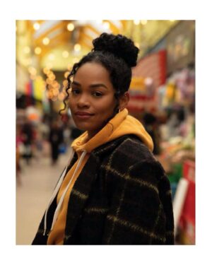 Tahirah Sharif Instagram - EEEEEK MY FIRST COVER!! 🌟
•
It was such a pleasure to be asked by @essentialjournal to be on their March cover issue.
•
It was even more special to be able to shoot this in my hometown of Brixton where all those dreams of being exactly where I am now, started.
•
Thank you to:
•
@status_pr for making it possible
•
@itsbethb for the lovely photos & chat
•
@ronke.olaibi for face & hair
•
@levis for clothing me
•
•
#atowncalledmalice