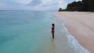Tahirah Sharif Instagram - Thankful | Blessed | Sun kissed | Moisturised | Energised | Ready |
•
Thank you 2022 for all that you have given me, it’s been an absolutely incredible life changing year.
•
I hope and pray to keep the same energy and abundance of health, wealth and happiness going into 2023 and beyond.
Wishing everybody the same ✨🔋🚀
•
•
•
#happynewyear
#2023
#positivity
#goodenergy
#gratitude
#morelife
#moreblessings
#travel