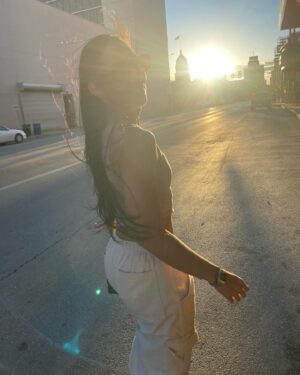 Taila Santos Instagram - Thank you lord for the sunshine 🙌🏽☀️