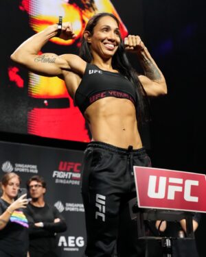 Taila Santos Instagram - A vida em si está repleta do elemento risco!
Se você não está disposto a arriscar, esteja disposto a uma vida cumum.
𝐉𝐢𝐦 𝐑𝐨𝐡𝐧 
—————🧠————

#sucesso #ufcbasil #ufc 
#mma #lutas #discplina 
#dedicação #resiliencia 
#foco #letsgo