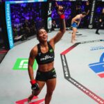 Taila Santos Instagram - ☝🏽O senhor já te avistou, Já te conhece pelo nome. E ele mesmo vai te levar até a linha de chegada. Ele está garantido que sua jornada vai chegar a bom termo. O GLÓRIAAA #DEUS #PFL #MMAFEMININO #LUTA #TEAMTAILASANTOS