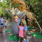 Taila Santos Instagram - Dia mais que especial com meus amores 🥳🎡 @pedro_disciplina33 @glorinha_model