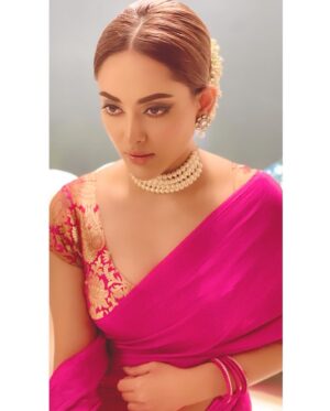 Tama Mirza Instagram - @liasbeautybox 🧏‍♀️ @safiyasathi ❤️💃