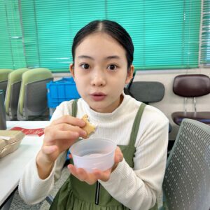 Tamaki Shiratori Instagram - ⁡
⁡
#いちばんすきな花 
今夜22時〜2話放送です💐
⁡
今日もリアタイするぞー✊🏻
感想も待ってまーす！！
⁡
#すき花
#白鳥玉季