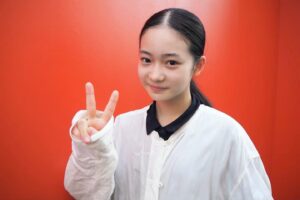 Tamaki Shiratori Instagram - ⁡
⁡
今年は様々な仕事をやらせてもらったり、
新しい出会いや、失敗もあった一年でした。
⁡
元旦に決めた【去年の自分を越える】という目標は
正直達成出来たかわからないけど、
一年前の自分を越える意識を持って、
仕事も学業も取り組めたことは大きな成長だと思います。
⁡
2023年はじめて私を知ってくれた方も、
今までずっと知ってくれている方も、
たくさんの応援ありがとうございました😊
⁡
いい年末を過ごしましょう！
⁡
⁡
#白鳥玉季 
#topcoat
