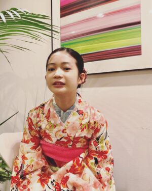 Tamaki Shiratori Instagram - ⁡
⁡
Netflix「御手洗家、炎上する」配信始まりました🔥🔥
⁡
永野芽郁さん演じる杏子役、幼少期で出演しています。
もう観てくださった方いるのかな？？
⁡
是非、観て欲しいです✨
オフショットも載せますね！
⁡
#Netflix
#御手洗家炎上する
#白鳥玉季 
#トップコート