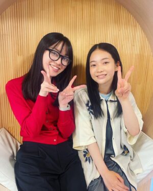 Tamaki Shiratori Instagram - ⁡
⁡
わぁーーあむちゃん発見👀
久しぶりに会えました❤️‍🔥
⁡
#深尾あむ ちゃん
#白鳥玉季 
#topcoat