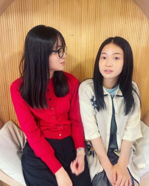 Tamaki Shiratori Instagram - ⁡
⁡
わぁーーあむちゃん発見👀
久しぶりに会えました❤️‍🔥
⁡
#深尾あむ ちゃん
#白鳥玉季 
#topcoat