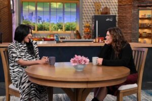 Tamara Taylor Instagram - Wildly gesticulating and making weird faces with @rachaelray today on the @rachaelrayshow 😉 Check your local listings!! #OctoberFaction #PoltergeistConvosAreCool