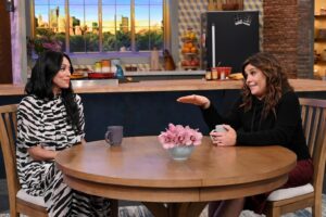 Tamara Taylor Instagram - Wildly gesticulating and making weird faces with @rachaelray today on the @rachaelrayshow 😉 Check your local listings!! #OctoberFaction #PoltergeistConvosAreCool