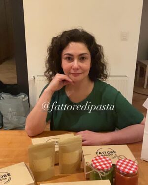 Tamara Acosta Instagram - Pastas frescas directamente a tu casa, con todo lo que necesitas para preparar un rico plato!!!!!
@fattoredipasta 👌👌👌👌
