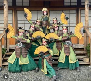 Tamlyn Tomita Instagram - 🪨🌊🔥💨
🪭🪭🪭🪭🪭🪭🪭
🙏🏼Repost from @darlenepineda_ and her FAN-tastic sisterhood of #KyoshiWarriors and the band of brothers who comprised the AMAZING stunt teams that made us all believe we could fight and fly with fierce ferocity for @avatarnetflix !

So very many thanks and bows of gratitude to this incredible band of Woman Warriors who kicked Fire Nation-ass! 🙏🏼🙏🏼🙏🏼