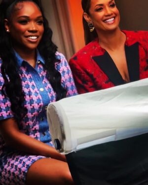 Tammy Townsend Instagram - The Average Joe cast is out here in these press junket streets! Coming to you June 26th on @betplus Let’s go!!! 🌹❤️🌹
.
.
.
@deoncole
@verbalberappin
@cyncityforever
@therealmichaeltrucco
@ashleyoliviafisher
#averagejoe
@betplus
@bet
Suit @fortunatokyo 
Mk/Hair @dpattersonmakeup1