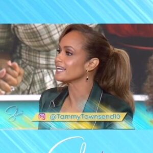 Tammy Townsend Instagram - I think this Thanksgiving there’s gonna be smoke. Love you Mom! 😬 😘
.
.
.
@sherrishowtv